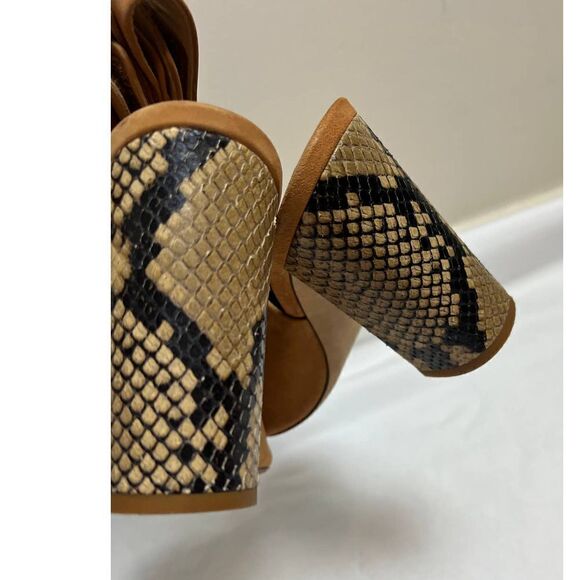 M. Gemi Stagione in Soft Tan Suede with Python Heeln Sz. 38 (US 7.5) - Picture 2 of 6